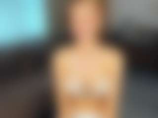 Live cam show with VickieMullings - Latina on Fling VIP Chat