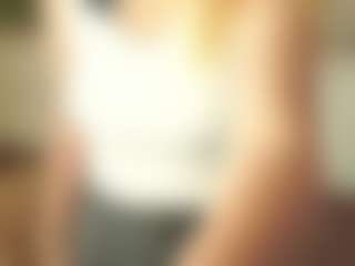Live cam show with Layla - Solo on friskycurves.com