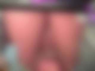 LunaVelvett MILF webcam performer live streaming