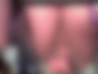 LunaVelvett MILF webcam performer live streaming