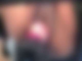 Live cam show with LunaVelvett - Normal on Milfs Live