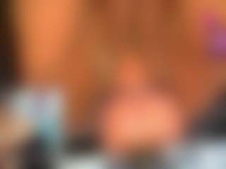 LunaVelvett MILF webcam performer live streaming
