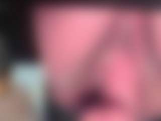 LunaVelvett MILF webcam performer live streaming
