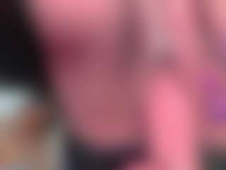 Live cam show with LunaVelvett - Middle Aged on Camsoda