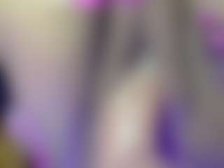 Live cam show with LunaVelvett - Red Hair MILF on Uber Horny
