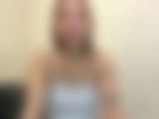 Live cam show with Erica - Athletic Public on liverealitysex.com