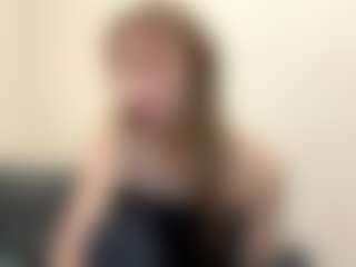 Live cam show with Erica - Shaved Pussy on Soda Cam