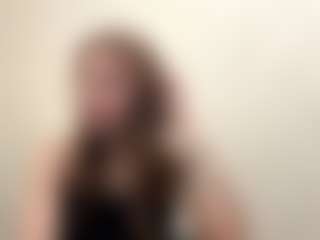 Live cam show with Erica - Athletic Amateur on xxxlivecams.org
