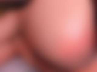 Live cam show with Milan-Daph - Skinny on xDating