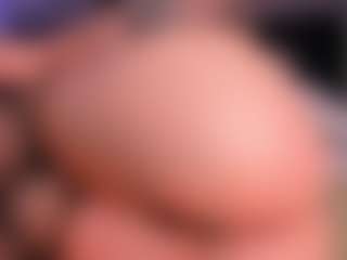Live cam show with Milan-Daph - Skinny on Camsoda