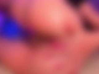 Live cam show with Milan-Daph - Petite on Camsoda