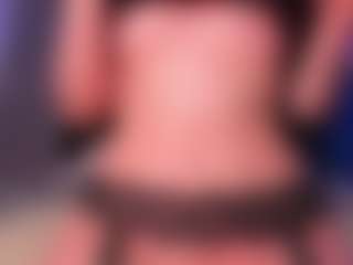 Live cam show with Milan-Daph - Petite Young Adult on Stripli.com