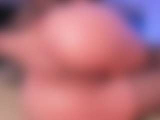 Live cam show with Milan-Daph - Camel Toe on StripNow