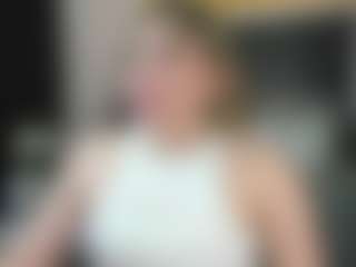Live cam show with Moon-constance - Blonde Hair on Cam Slut