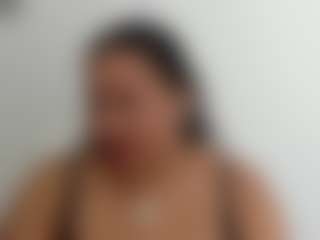 nyomii MILF webcam performer live streaming