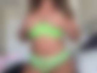 SpicyWetSquirt's Live Sex Cam Show