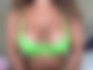 SpicyWetSquirt's Live Sex Cam Show