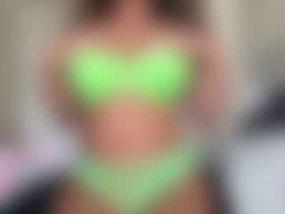 SpicyWetSquirt's Live Sex Cam Show