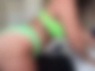 SpicyWetSquirt's Live Sex Cam Show