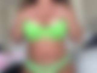 SpicyWetSquirt's Live Sex Cam Show