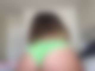 SpicyWetSquirt's Live Sex Cam Show