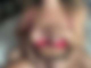 SpicyWetSquirt's Live Sex Cam Show