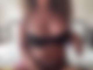 SpicyWetSquirt's Live Sex Cam Show