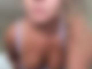 SpicyWetSquirt's Live Sex Cam Show