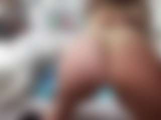 SpicyWetSquirt's Live Sex Cam Show