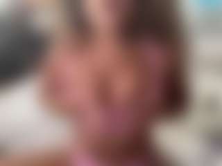 SpicyWetSquirt's Live Sex Cam Show