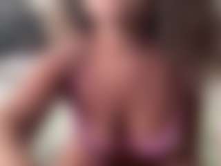 SpicyWetSquirt's Live Sex Cam Show
