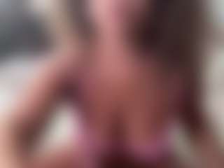 SpicyWetSquirt's Live Sex Cam Show