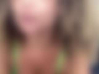 SpicyWetSquirt's Live Sex Cam Show
