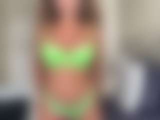 SpicyWetSquirt's Live Sex Cam Show