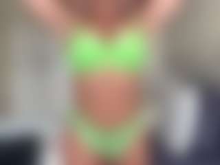SpicyWetSquirt's Live Sex Cam Show
