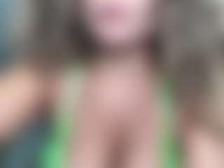 SpicyWetSquirt's Live Sex Cam Show