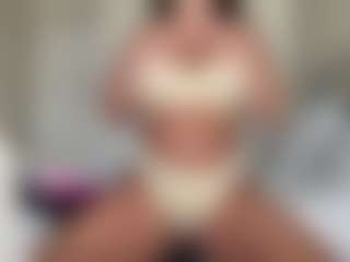 SpicyWetSquirt's Live Sex Cam Show