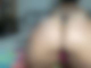 SpicyWetSquirt's Live Sex Cam Show