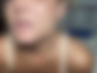 SpicyWetSquirt's Live Sex Cam Show