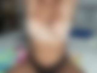 SpicyWetSquirt's Live Sex Cam Show