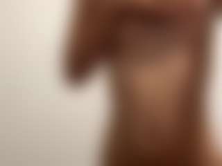 Live cam show with AureaDismore - Full Nudity on madthumbs
