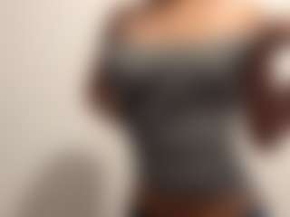 Live cam show with AureaDismore - Striptease Asian on Camsoda