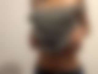 Live cam show with AureaDismore - College on Camsoda