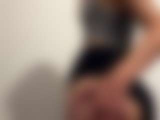 Live cam show with AureaDismore - Erotic Dance on Soda Cam