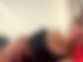 Live cam show with AureaDismore - Twerk on xDating