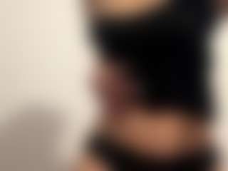 Live cam show with AureaDismore - Striptease Asian on Camsoda