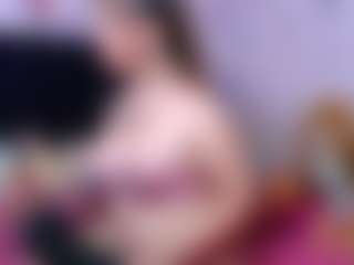Live cam show with shantaltsfoxx - Tease on Camsoda