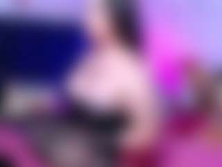 Live cam show with shantaltsfoxx - Green Eyes on SpunkLive