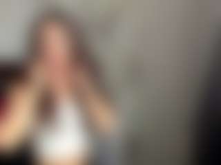 Live cam show with Aleksa - Moaning on sexylive.show