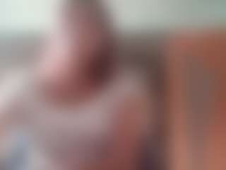Live cam show with BirdieMacer - Skinny on slutload